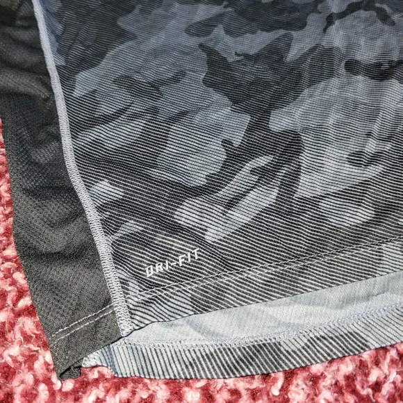 Nike Running Shirt - Picture 4 of 6